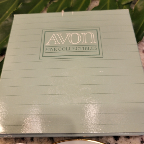 Avon 1992 Keepsake Baby Plate Fine Collectibles - Prescious Sleeping Baby - Picture 2 of 8